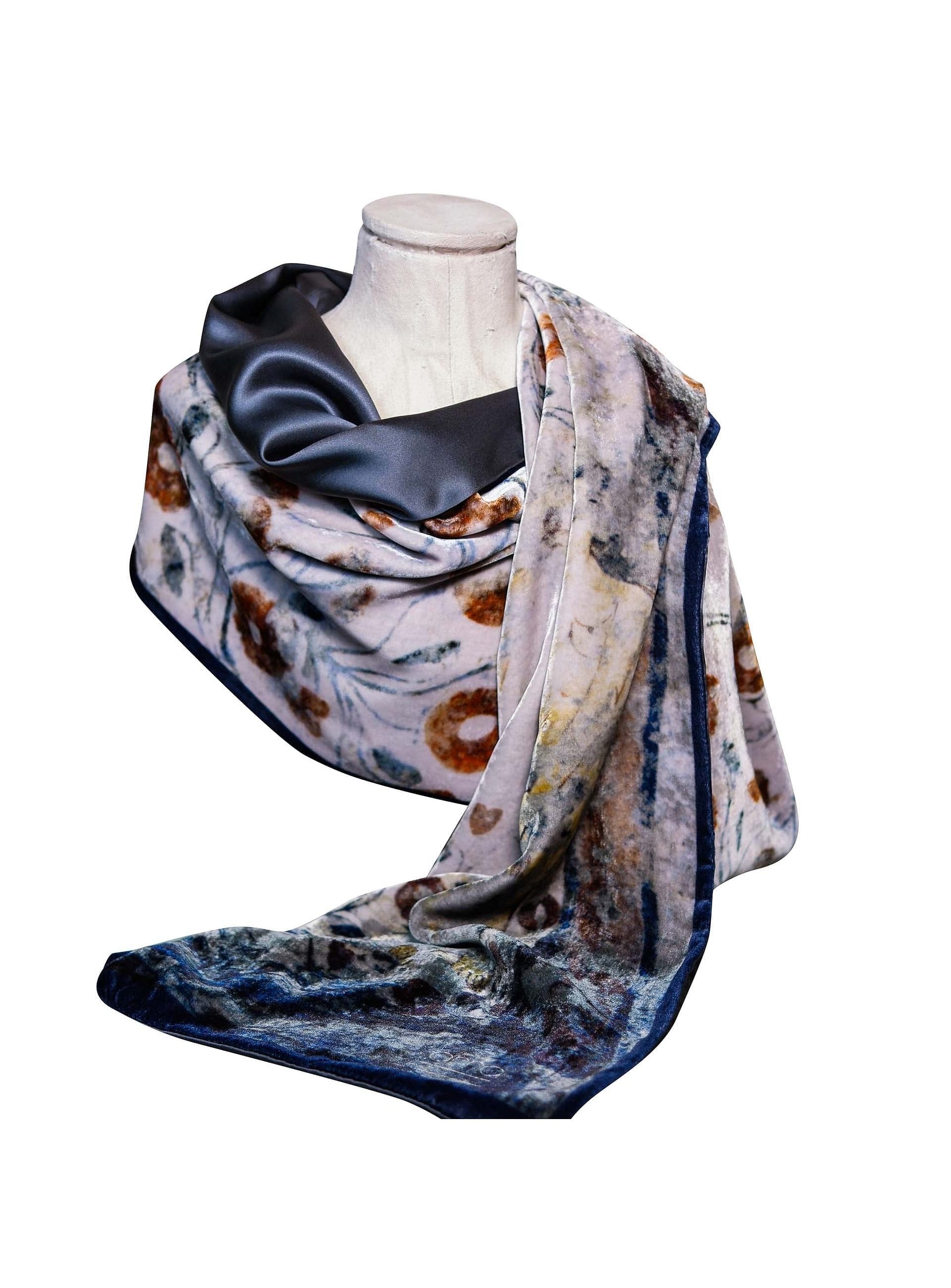 Foulard Il frutto proibito in velluto 2