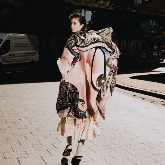 Talking Walls Scarf: la sciarpa artistica che trasforma ogni outfit