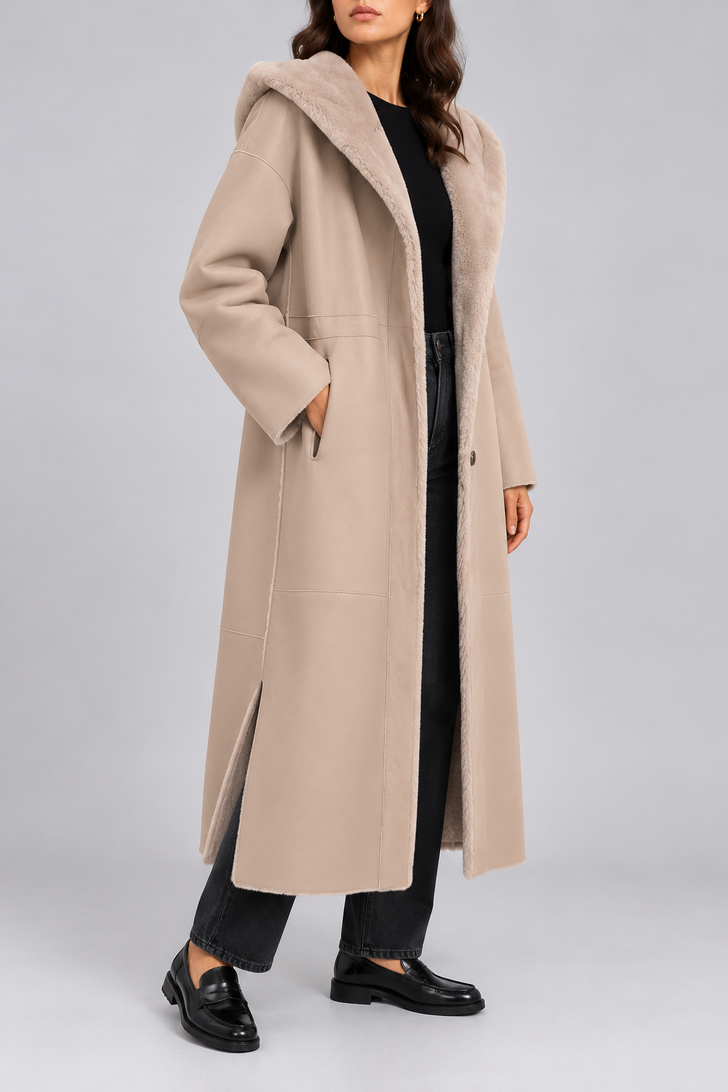 Montone lungo Suprema Sand con cappuccio, vista frontale lato nappato