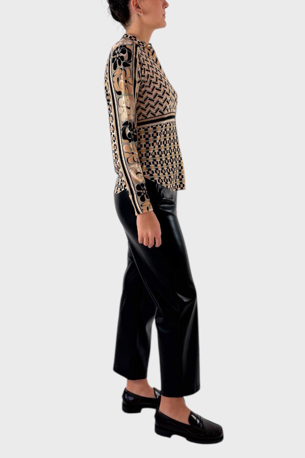 Maglia con bottoni fantasia