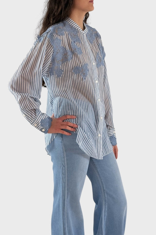 Camicia a righe con pizzo ricamato