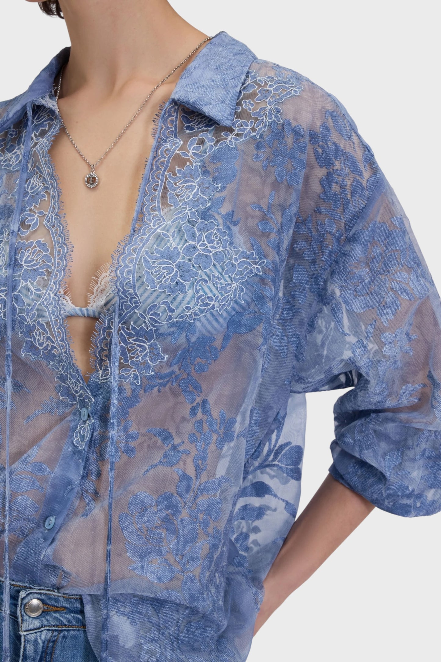 Camicia in raso devoré con inserti in pizzo elegante