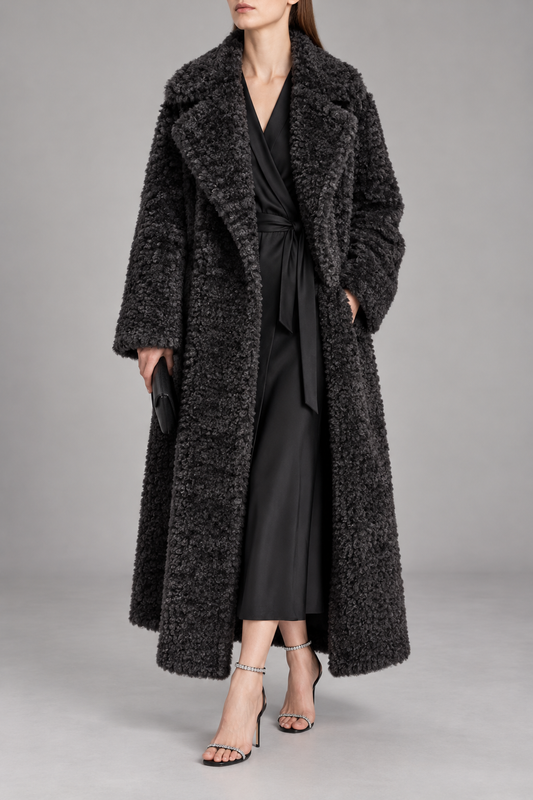 Cappotto lungo nero effetto teddy con revers