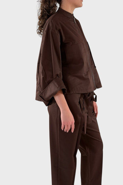 Giacca crop con zip e maniche ampie