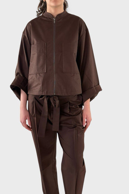 Giacca crop con zip e maniche ampie