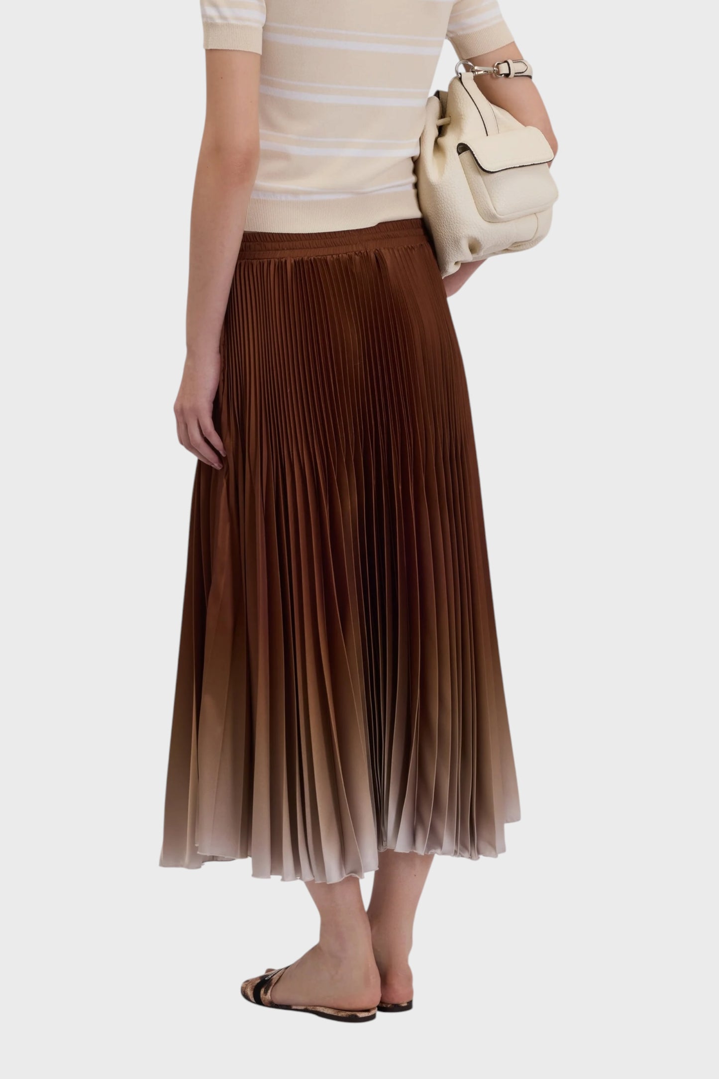 Gonna midi plissettata effetto satin con sfumature eleganti