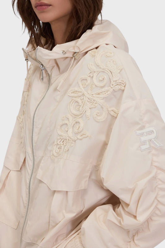 Parka leggero con cappuccio e dettagli ricamati