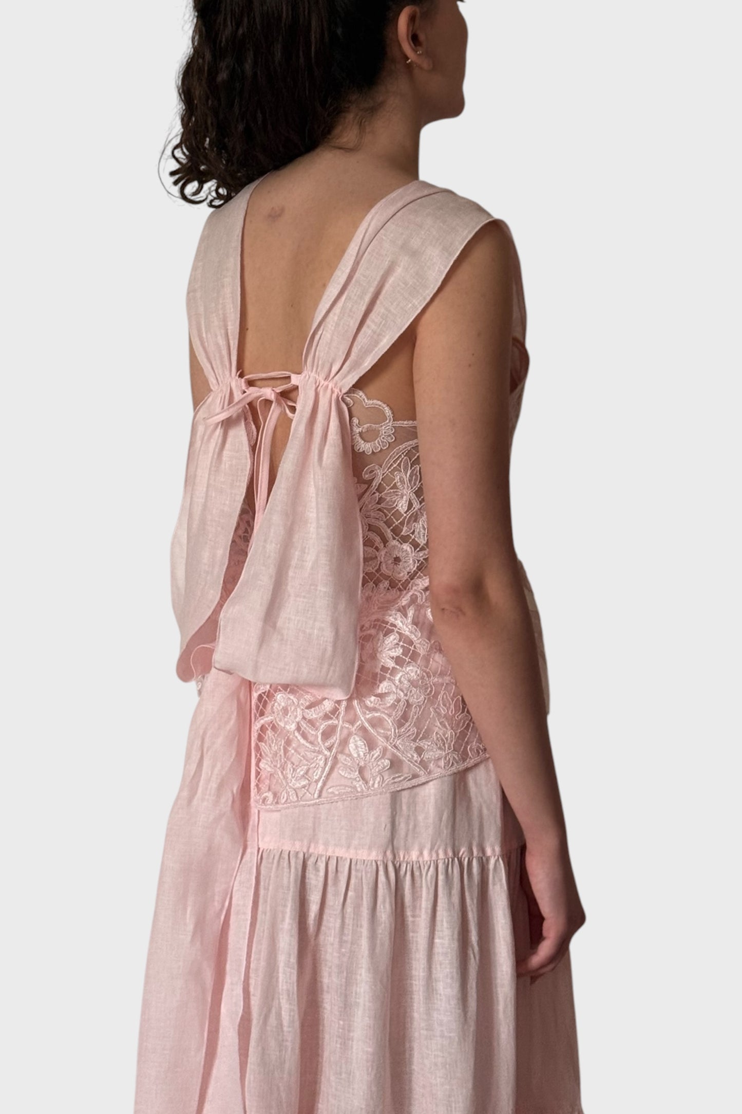 Blusa In Pizzo Con Schiena Aperta e Nastro