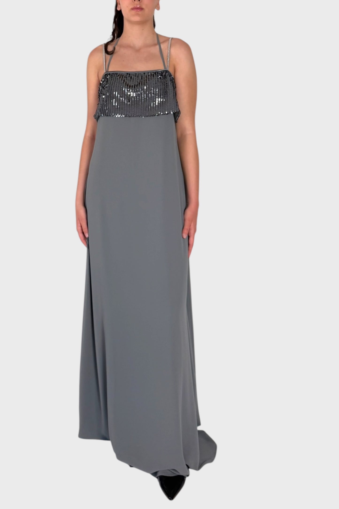 Vestito lungo grigio con fascia in paillettes