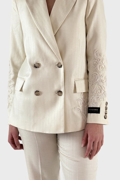 Blazer bianco con ricami floreali