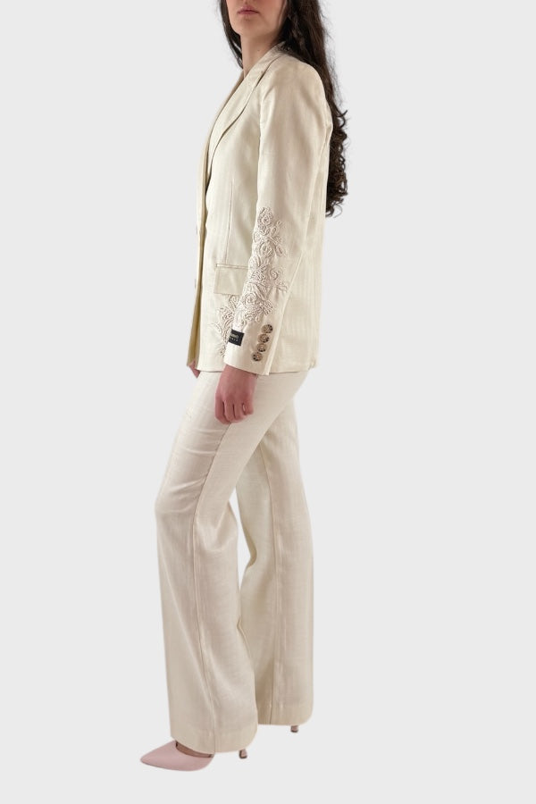 Blazer bianco con ricami floreali